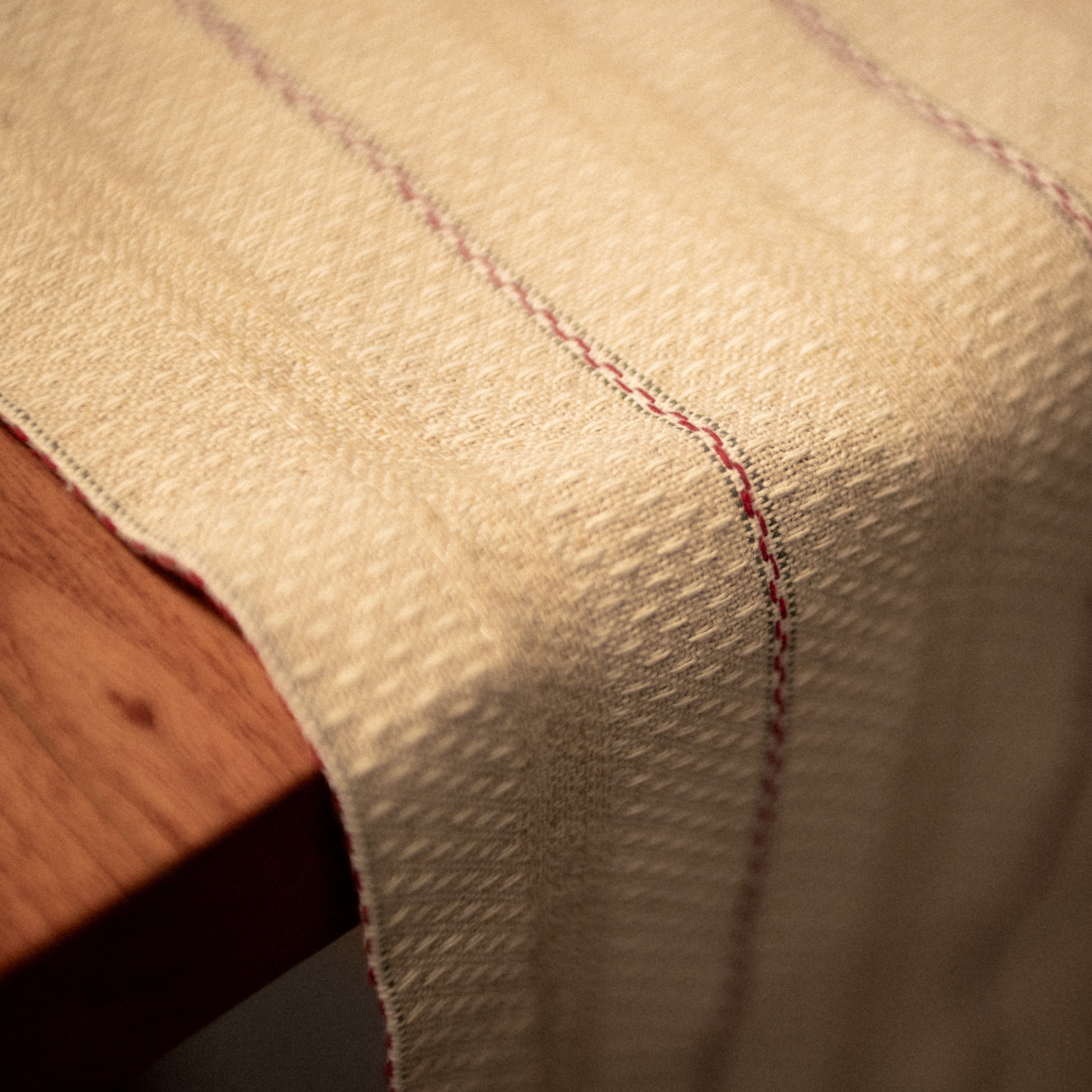 Corredor de Mesa PLAGEA, Vermelho