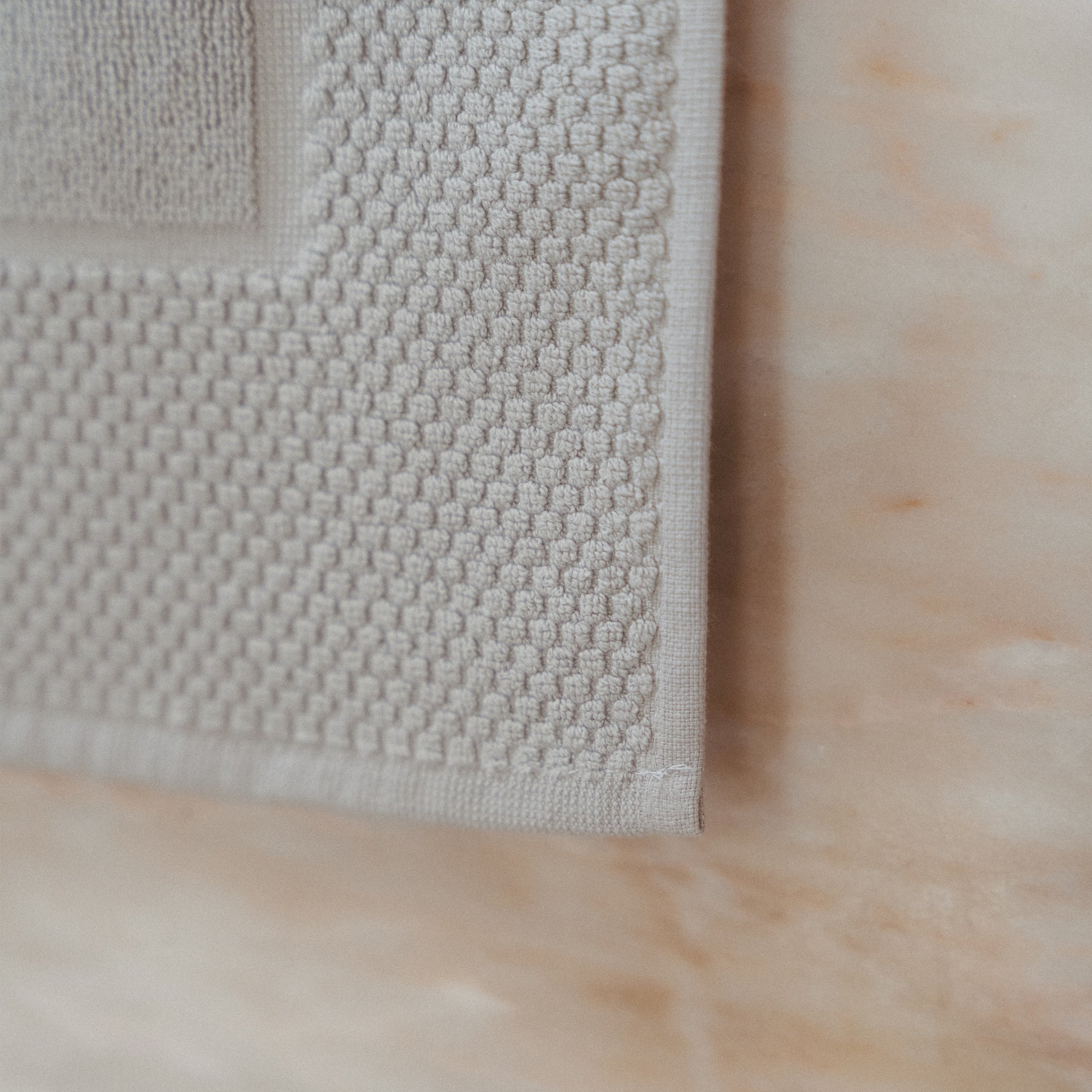 Tapete Banho Simples, Cinza