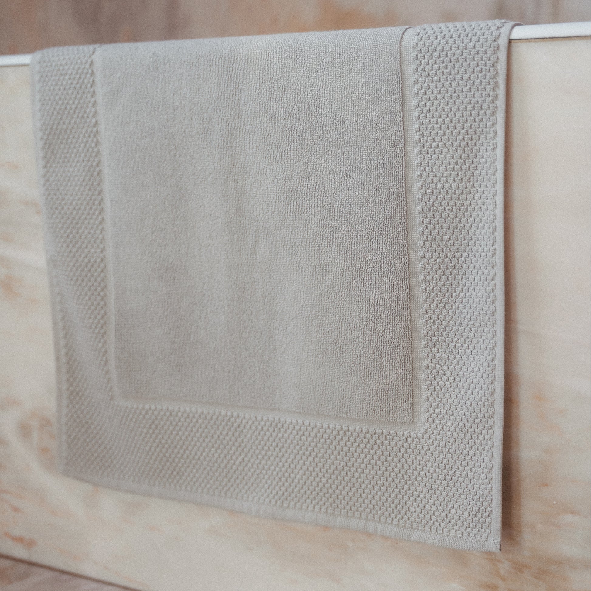 Tapete Banho Simples, Cinza